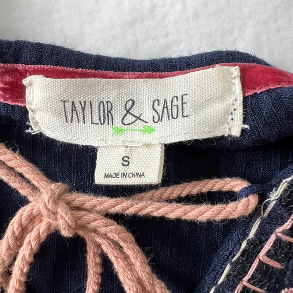 Taylor and Sage Peasant Short Laced Front Sz S Embroidered Yolk Lace Hem - Picture 4 of 6